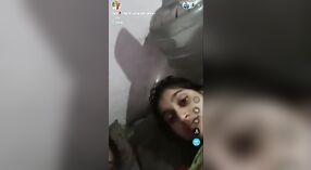 Desi Bhabhi Vídeo de sexo ao vivo com o seu parceiro da aldeia 0 minuto 50 SEC