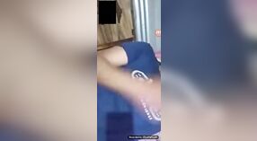 Videochiamata con una splendida ragazza hillbilly e le sue grandi tette 0 min 30 sec