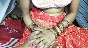 বিহারি গ্রামের স্ত্রী তার সঙ্গীর সাথে কঠোর যৌনতায় লিপ্ত হন 1 মিন 30 সেকেন্ড