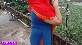 వెంట్రుకల భారతీయ పనిమనిషి డాగీ స్టైల్‌లో గట్టిగా కొట్టుకుంటుంది 2 మిన్ 50 సెకను