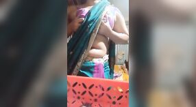 Dehati Girl的性感猫表演，手指在孟加拉村 0 敏 40 sec