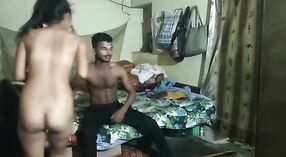 Una joven india prueba por primera vez el sexo con un campesino virgen 0 mín. 0 sec