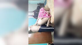 Bangla Aldeia babe obtém sua bunda socado por seu amigo em estilo cachorrinho 2 minuto 40 SEC