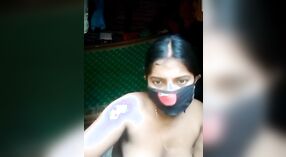 Désa Bangla Bojo Dadi Wuda lan Nuduhake Mati Awak Seksi Dheweke 1 min 10 sec