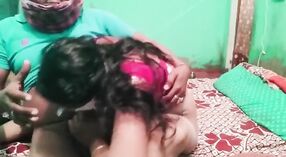 Индийская деревенская жена раздевается и пачкается в анальном видео 5 минута 20 сек