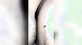 தேசி கிராம பெண் தனது முதல் இரவில் உடலுறவில் இறங்கி அழுக்காகி 0 நிமிடம் 0 நொடி