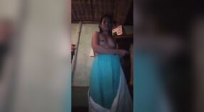 Sexy Assamese wieś dziewczyna z a owłosione cipki na air 0 / min 0 sec
