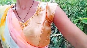 Desi Aldeia bhabhi fica nua e mostra seu corpo sexy 4 minuto 40 SEC