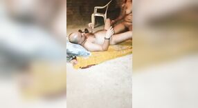 Dehati aksi ayam besar seksi dengan istri desa berdada 4 min 00 sec