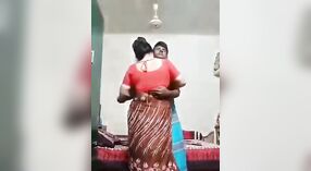 Busty wiejska żona oddaje się hardcore seks z Devar 0 / min 0 sec