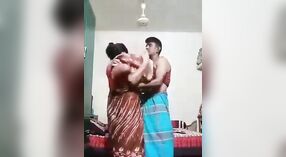 Big-boobed dorp vrouw indulges in hardcore seks met Devar 0 min 40 sec