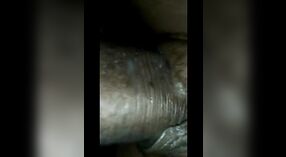 వెంట్రుకల పుస్సీ ఉన్న భారతీయ అమ్మాయి MMC లో గట్టిగా ఇబ్బంది పడుతోంది 1 మిన్ 40 సెకను