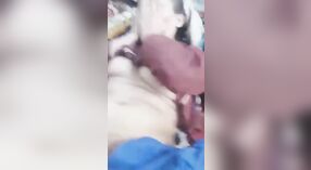 Peludo Aldeia buceta fica socado por paquistanês mulher na câmara 4 minuto 00 SEC