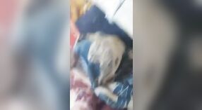 Coño peludo de la aldea es golpeado por la esposa paquistaní en la cámara 0 mín. 40 sec