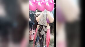 Pure Desi village girl exhibe ses trous serrés dans une vidéo de selfie torride 1 minute 20 sec