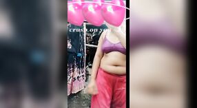 Pure Desi village kız flaunts ona sıkı delikler içinde bir buharlı selfie video 3 dakika 20 saniyelik