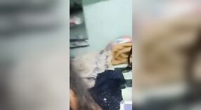 Desi Village Girl Dehati在此DESI视频中给男友一个感性的口交 2 敏 20 sec