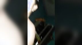 Bangla puta dá um alucinante boquete no MMC vídeo 3 minuto 30 SEC