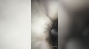 Video XXX Dehati menampilkan pukulan vagina yang intens 1 min 20 sec