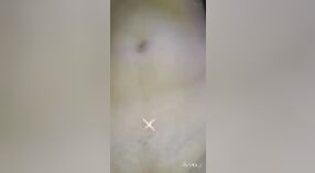 Video XXX Dehati menampilkan pukulan vagina yang intens 3 min 00 sec