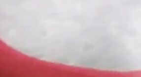 Video de sexo en línea de Desi Bhabhi con grandes tetas y coño 0 mín. 50 sec