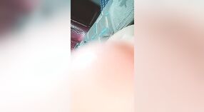 Gunging Bhdah wadon xxx pacangan njelajah awak ing macem-macem posisi 13 min 40 sec