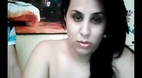 Bhabha donna musulmana gode di sesso dal vivo con Devar in aria 5 min 00 sec