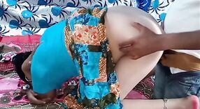 Desi bhabhi disfruta del sexo anal y la mamada de su pareja 7 mín. 00 sec