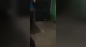 Dehati casal fumegante xxx vídeo com uma menina indiana 1 minuto 50 SEC