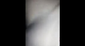 Video de sexo universitario con una universitaria india caliente Pune Diksha 1 mín. 20 sec