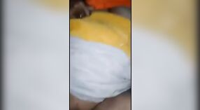 Maduro Indiano tia obtém seu bichano fodido na aldeia configuração 1 minuto 40 SEC