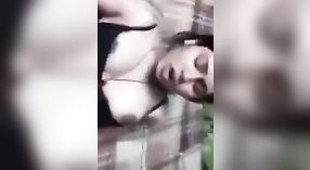 Haarige Muschi Punjabi wird von heißer Frau in MMS-Video geschlagen 3 min 00 s