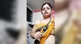 Desi bhabhi com Peitos grandes e buceta molhada mostra na câmara 0 minuto 0 SEC