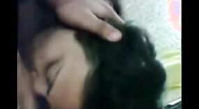 Desi cô gái với một hillbilly con số cho một deepthroat blowjob 2 tối thiểu 30 sn