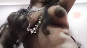 印度贝贝在这个热门视频中获得了她的顽固性爱 3 敏 00 sec
