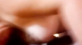 Ấn độ trường cao đẳng cô gái Trong Bangalore cho một deepthroat blowjob đến cô ấy người yêu 4 tối thiểu 20 sn