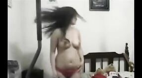 Pareja india amateur explora su sexualidad en este video humeante 0 mín. 30 sec