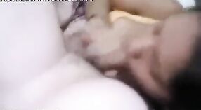 Un chico recibe una mamada satisfactoria de su amigo en este video desi mms 1 mín. 50 sec