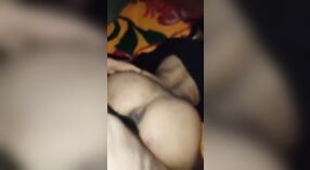 Desi femme aime le sexe hardcore avec un berceau en levrette 3 minute 00 sec