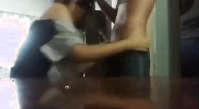 Inzestsex zwischen einer indischen Schwester und ihrem Bruder in diesem Hardcore-Video 0 min 50 s