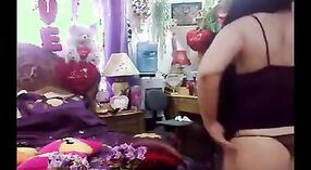 Bhabhi aux gros seins séduit son mari pour une fête d'anniversaire nue 0 minute 0 sec