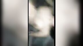 Bangladeshi teen ragazza indulge in un steamy terzetto con due ragazzi in questo scandalous video 1 min 20 sec