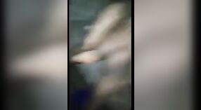 Bangladeshi nastolatków dziewczyna indulges w a steamy trójka z dwa faceci w to scandalous wideo 2 / min 20 sec