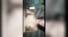 孟加拉国少女在这个丑闻的视频中沉迷于一个热气腾腾的三人组 3 敏 20 sec
