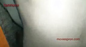 Desi college dziewczyna pyszni jej sexy ciało na kamery w prywatnym otoczeniu 9 / min 30 sec