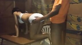 Hardcore Indiase seks met een woekeraar in een schandalige video 2 min 20 sec