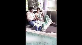 Секс на открытом воздухе с непослушной бхабхи и ее супругом 0 минута 0 сек
