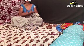 Sert ve kaba seks ile bir desi village aunty içinde ev yapımı porno 1 dakika 00 saniyelik