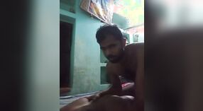 Il comportamento obbediente di Desi ottiene l'attenzione che merita in questo XXX video fatto in casa 4 min 20 sec