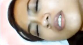 Girl collegeif moans ing penggalihipun dhumateng minangka dheweke njupuk kasar silit ketukan 3 min 40 sec